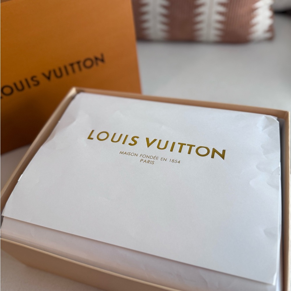 Louis Vuitton LV Buttersoft Sneaker - Blue | Men’s Size 10 | Full Set | Italy - Picture 13 of 15